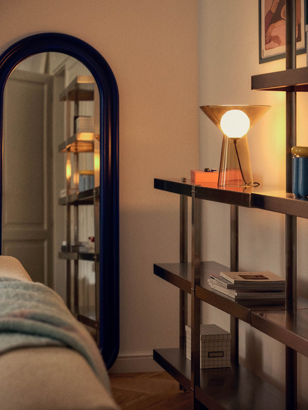 Petite lampe à poser en verre Byrne - Marron clair