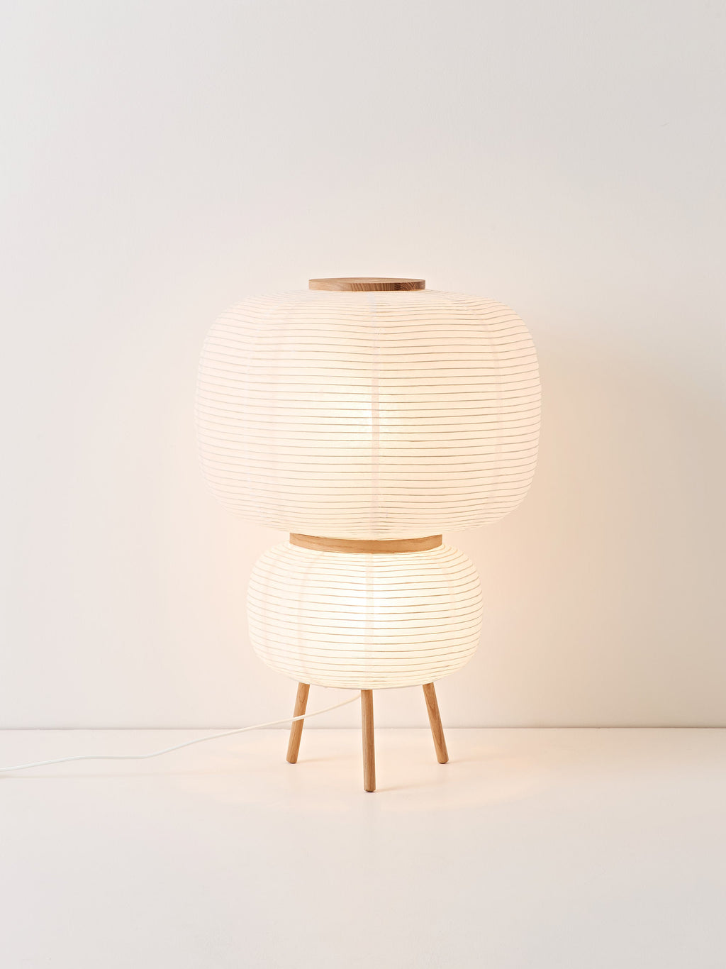 Lampadaire design en papier de riz Plato - Blanc, bois de frêne