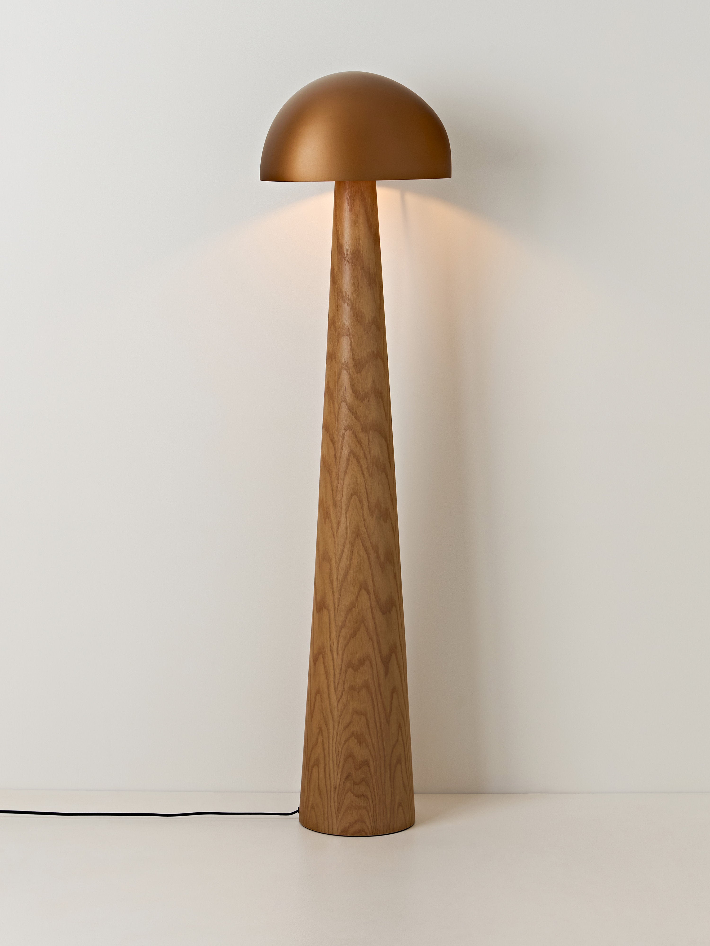 Lampadaire Clive - Bois de chêne clair, doré