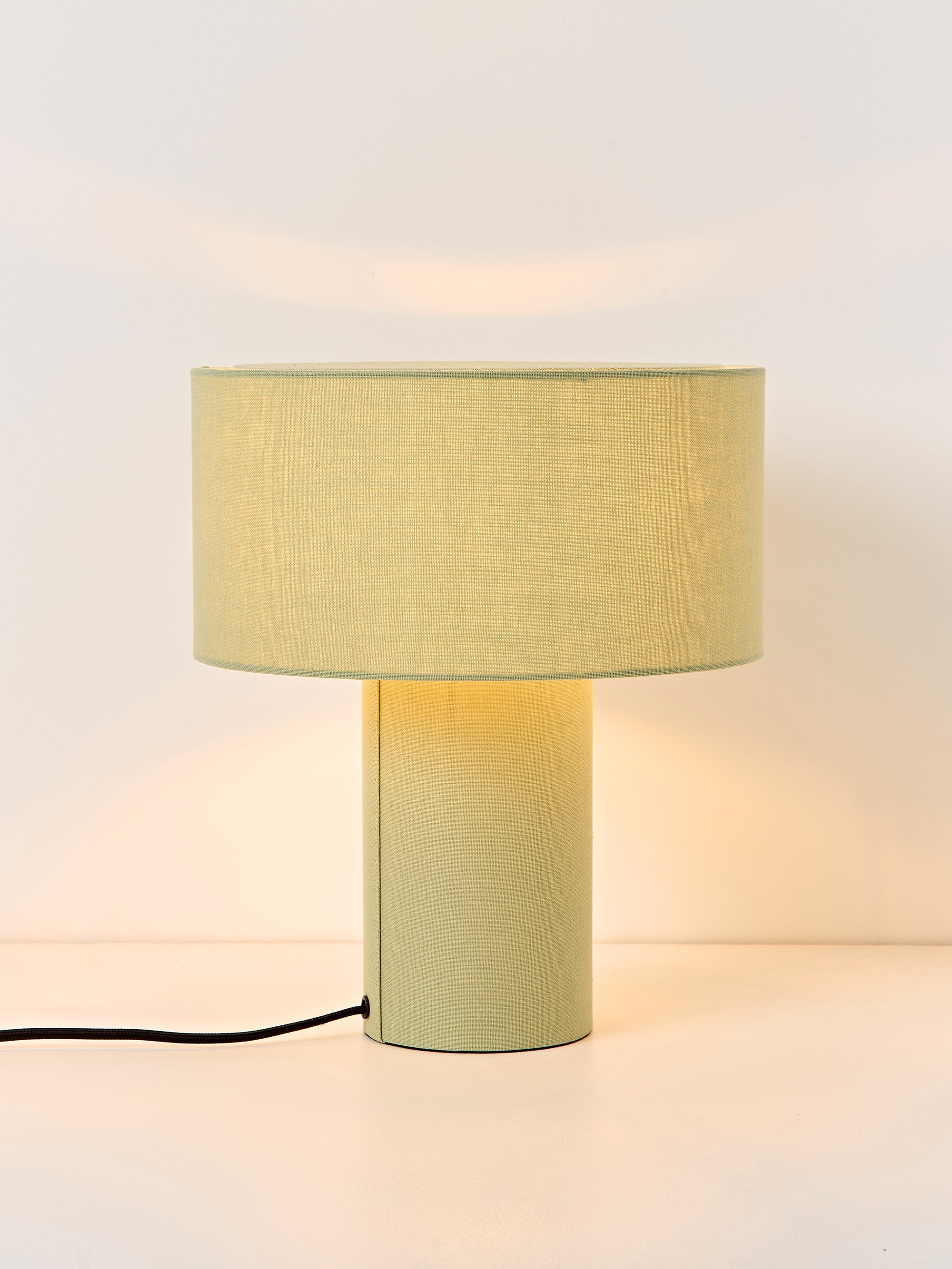 Lampe à poser en lin Tomi - Lin vert clair