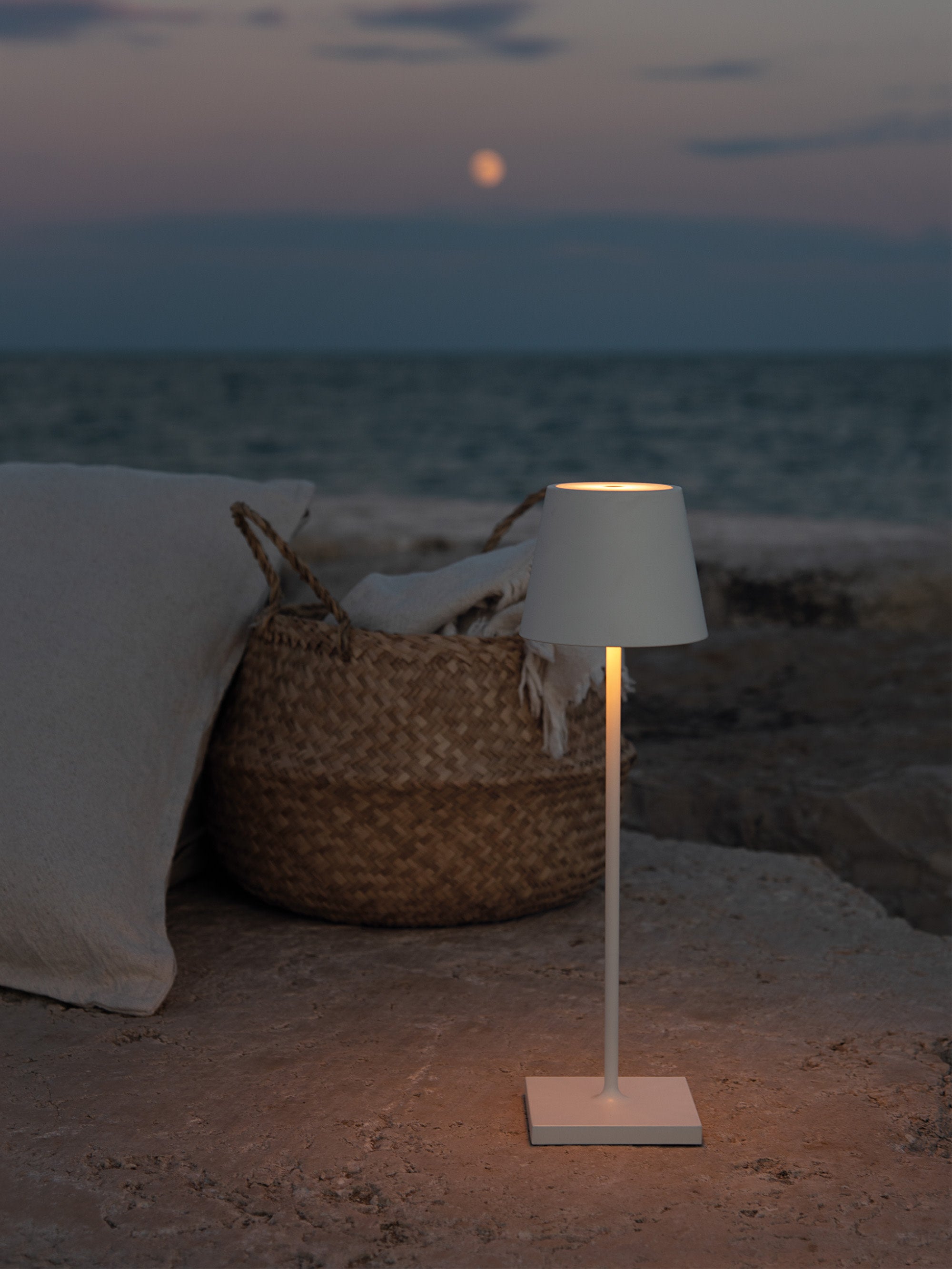 Lampe à poser LED mobile Athos, intensité ajustable - Vert sauge, mat