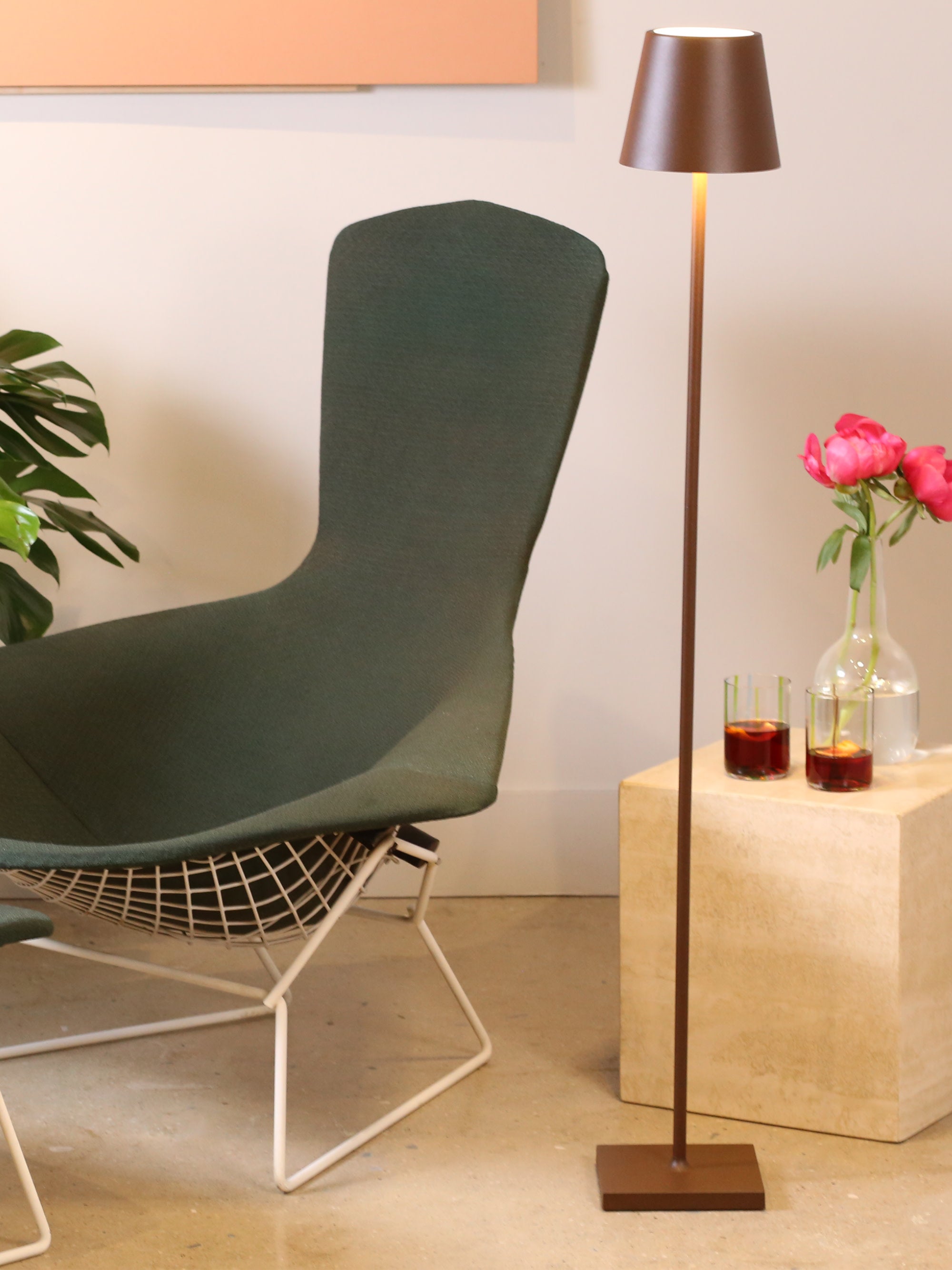 Petit lampadaire LED à intensité variable Athos, hauteur réglable - Brun foncé, mat