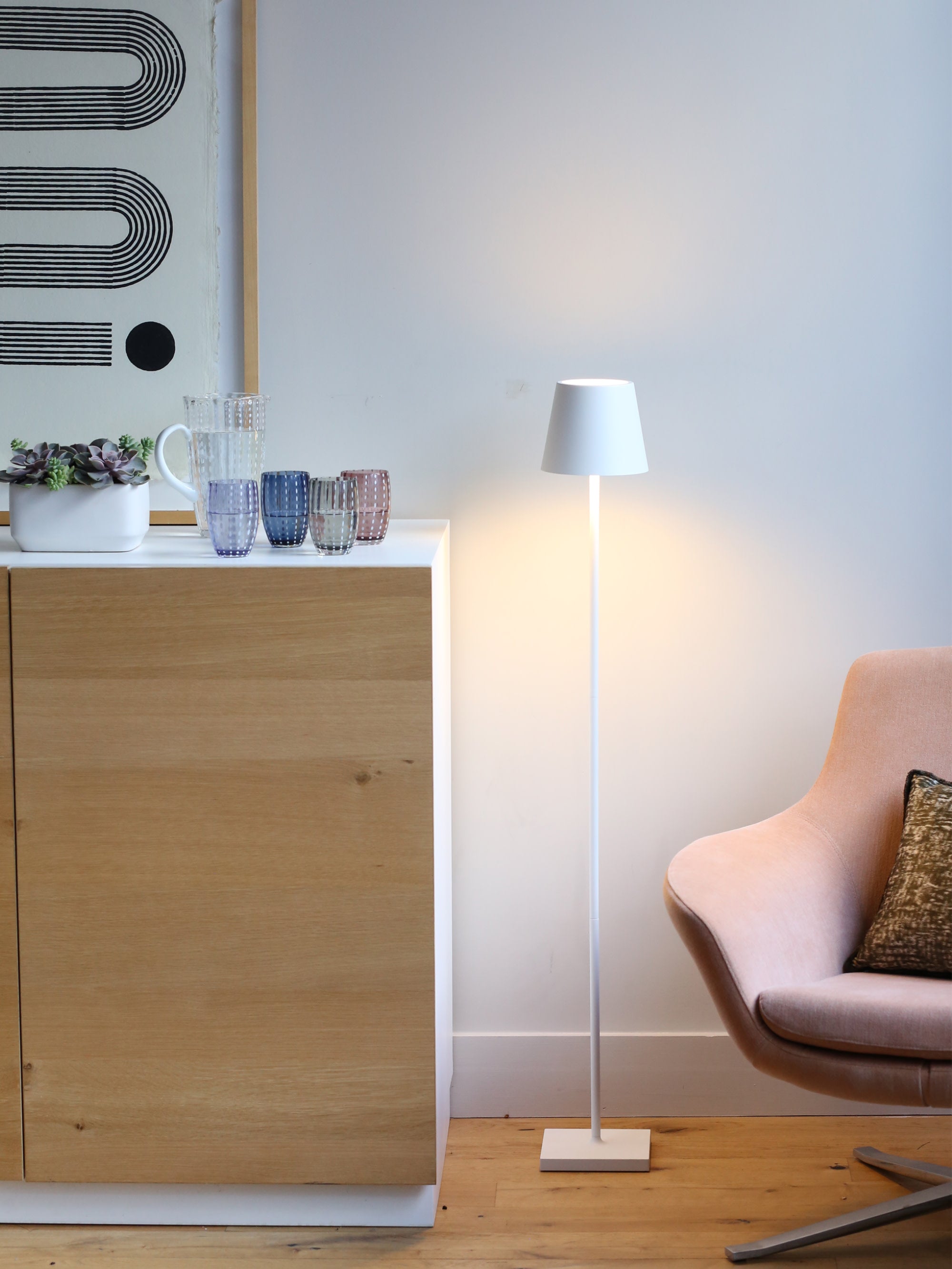 Petit lampadaire LED à intensité variable Athos, hauteur réglable - Blanc mat