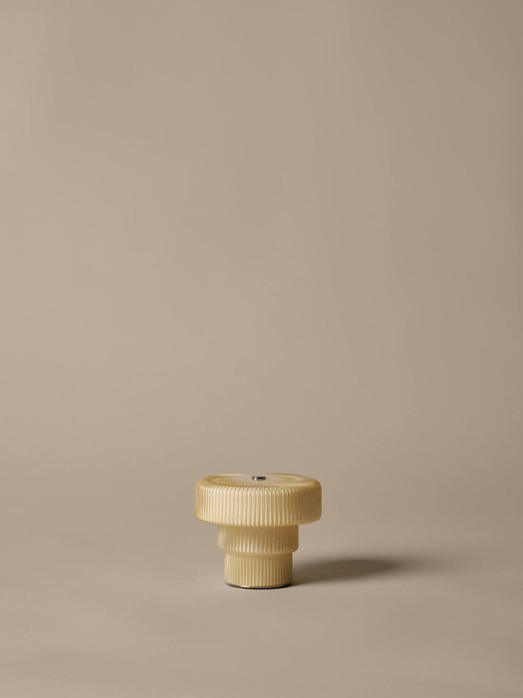 Lampe à poser LED portable soufflée bouche Jorund, intensité lumineuse variable - Champagne