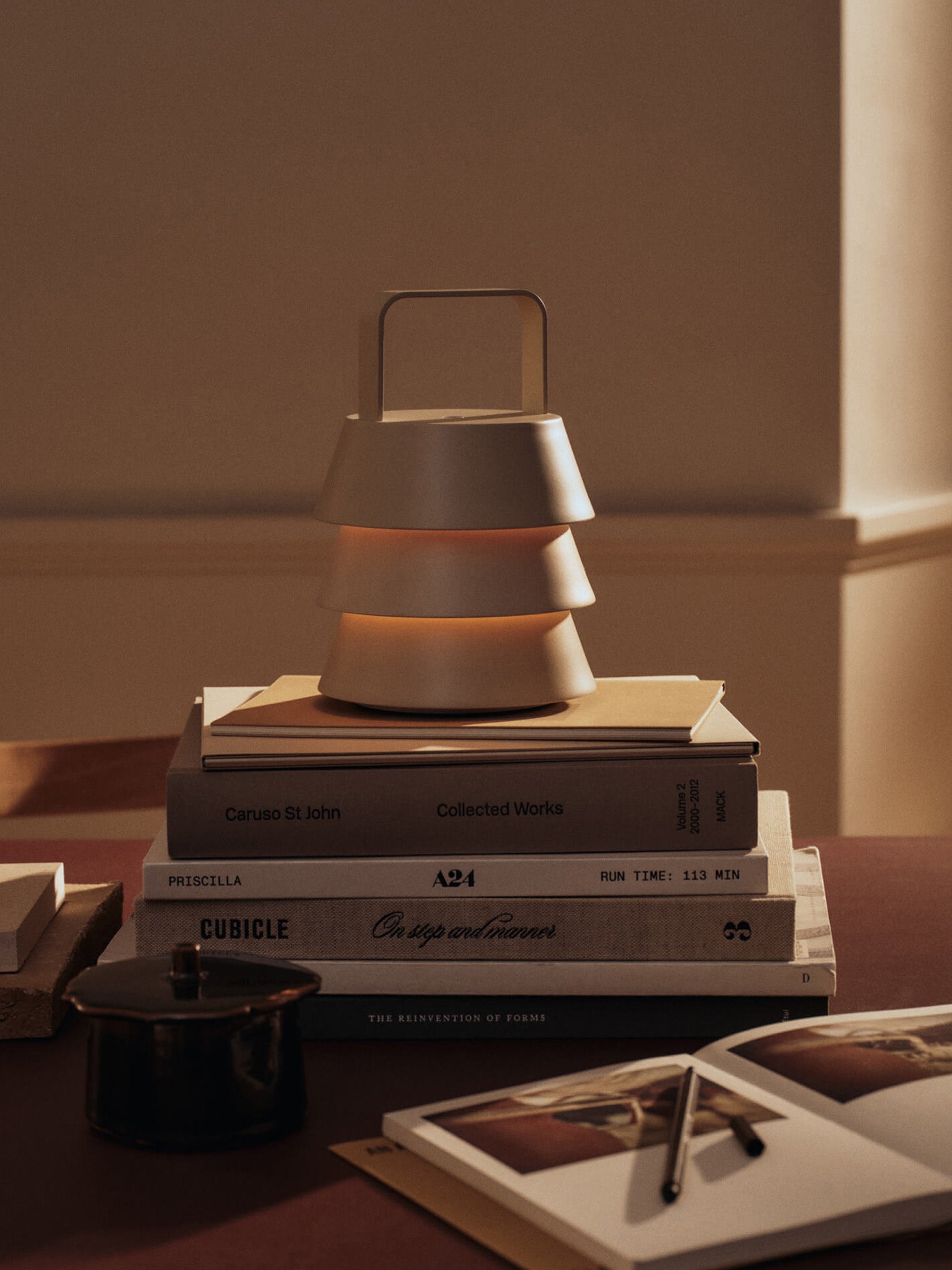 Lampe à poser LED portable Percival, intensité lumineuse variable - Beige clair