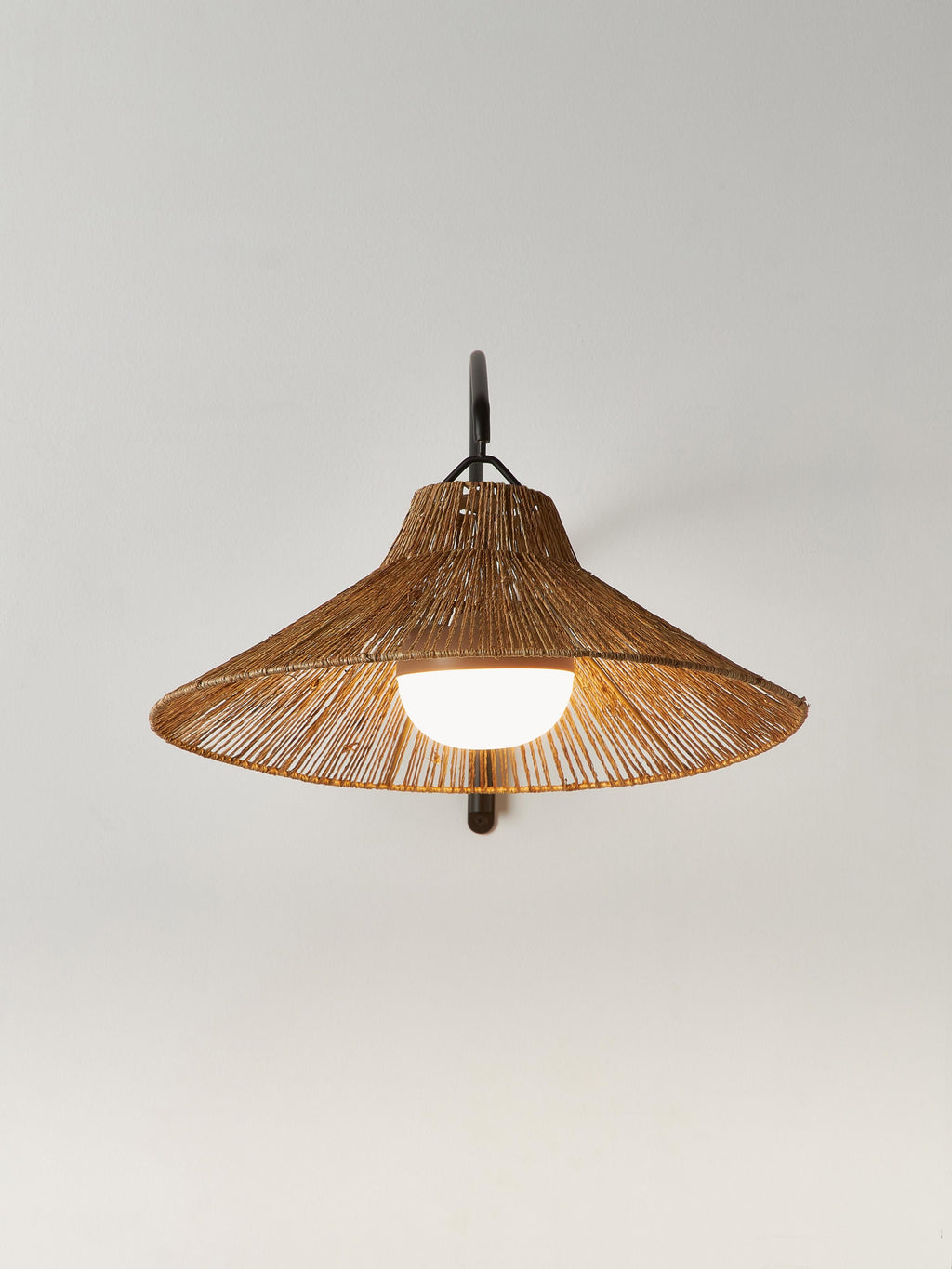 Lampadaire LED artisanale avec télécommande Archie, intensité ajustable - Brun, noir
