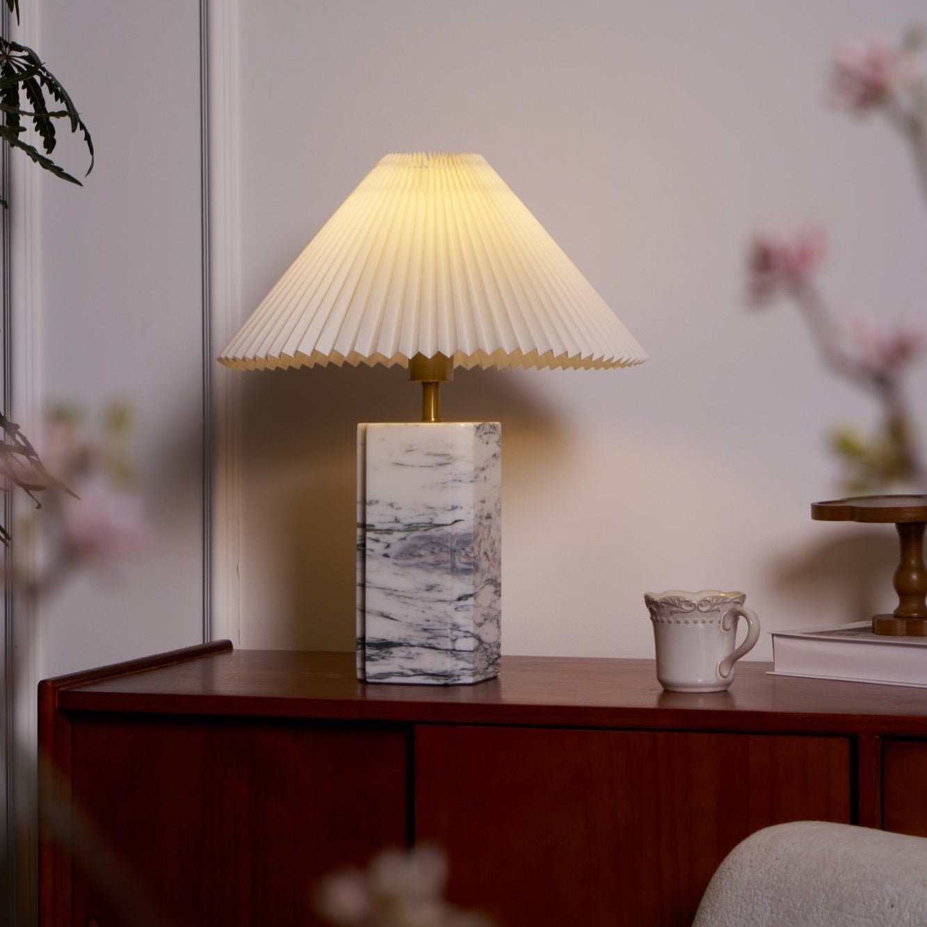 Lampe à poser moderne Devan en Blanc abat-jour et blanc marbre