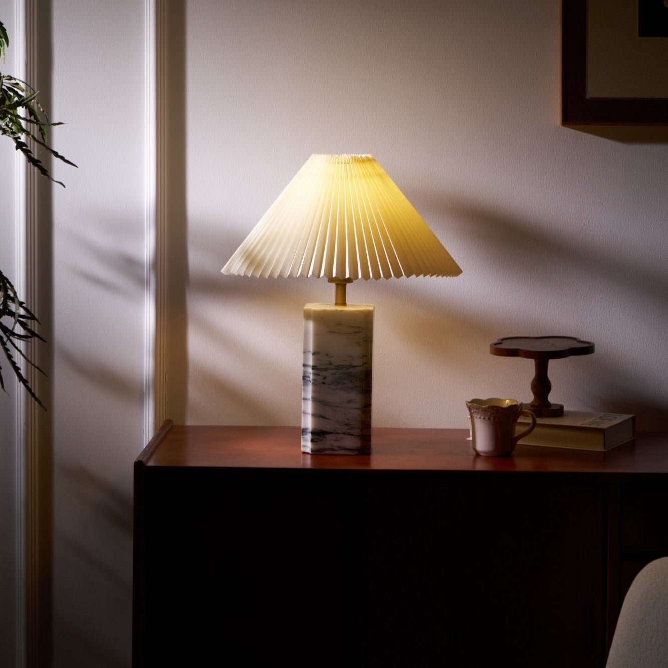 Lampe à poser moderne Devan en Blanc abat-jour et blanc marbre