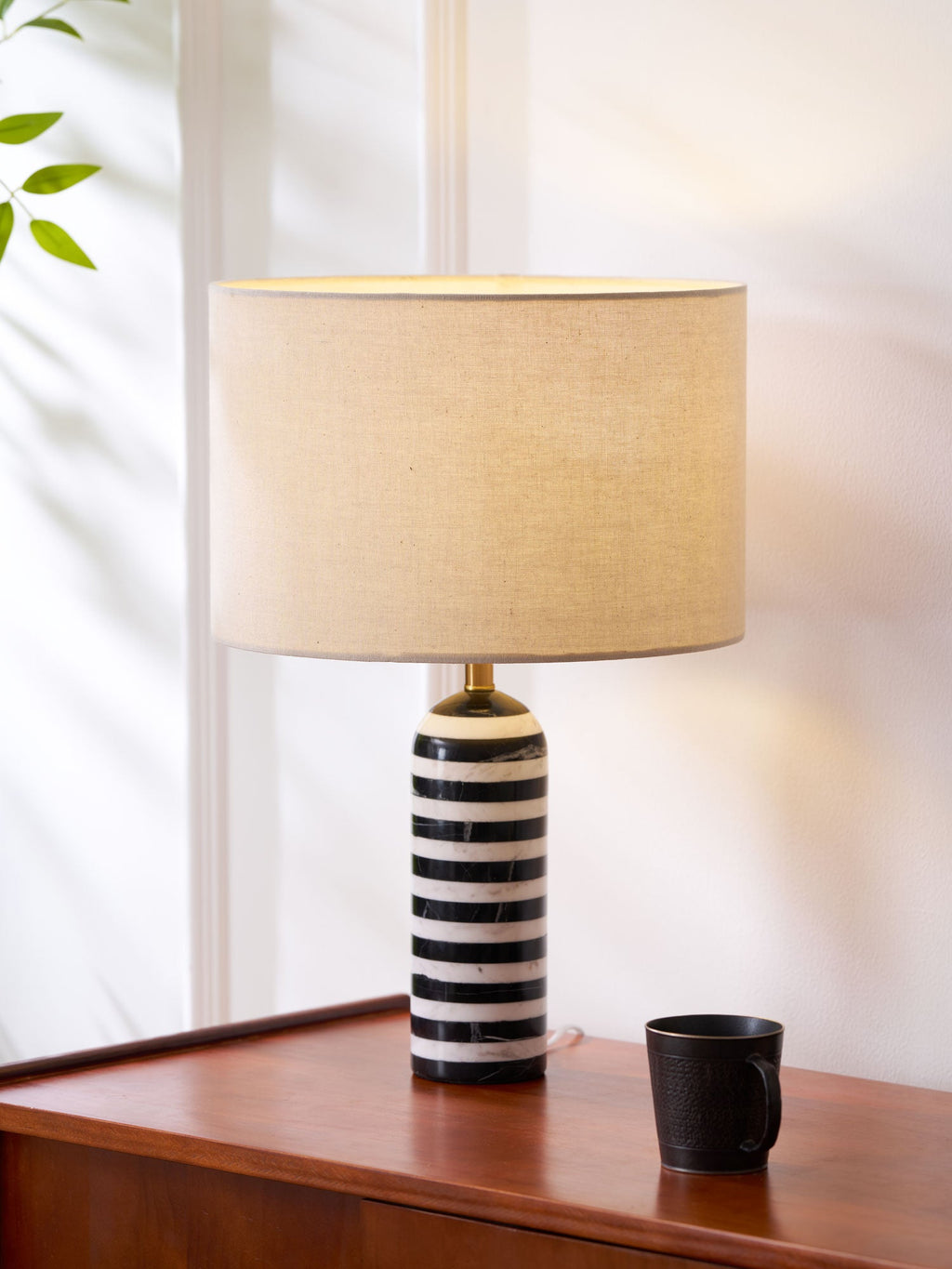 Lampe à poser moderne Gudvard en Marbre Noir et blanc