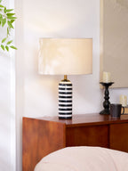 Lampe à poser moderne Gudvard en Marbre Noir et blanc