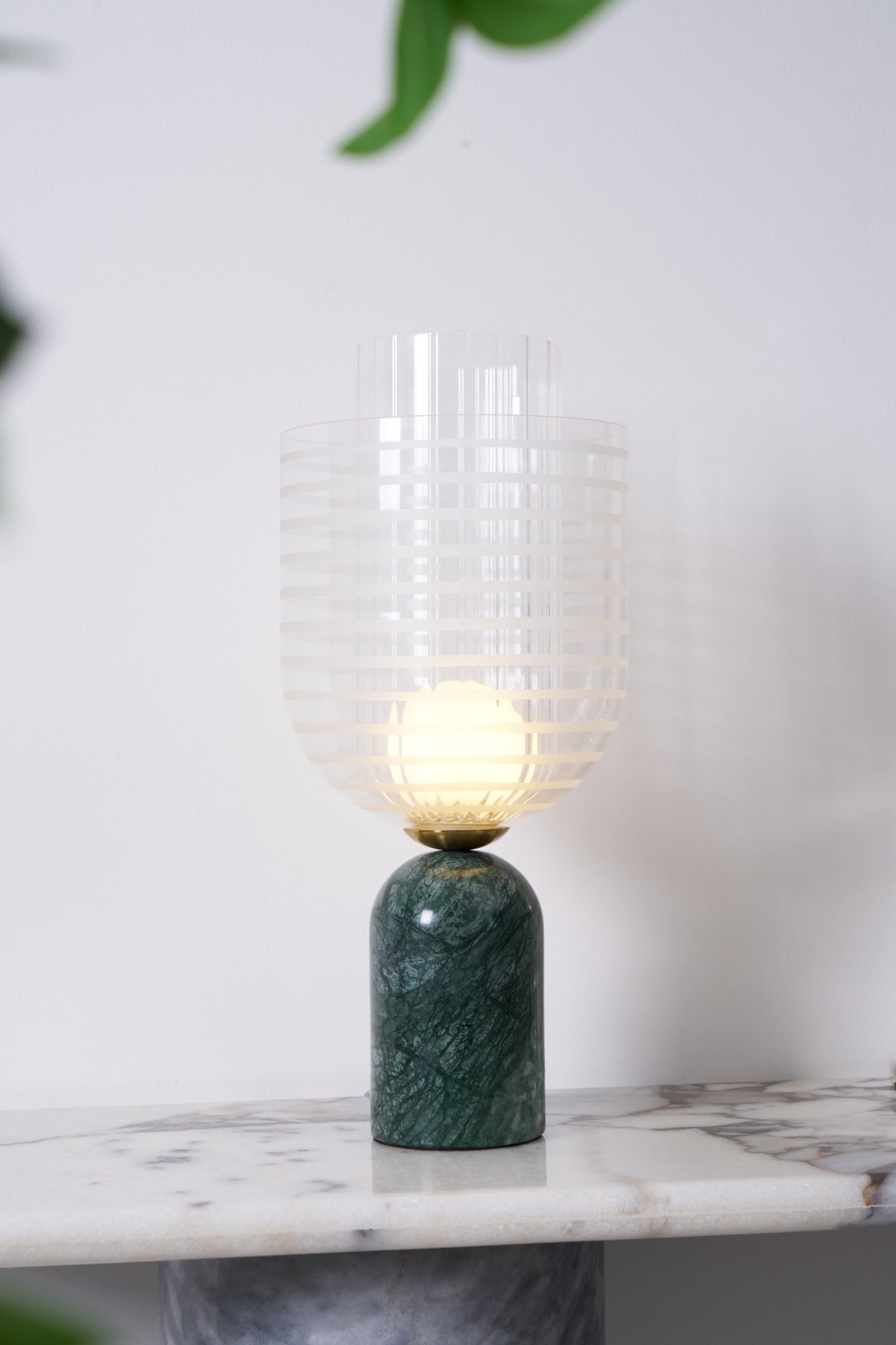 Lampe à poser moderne Banks en Marbre Vert et transparent