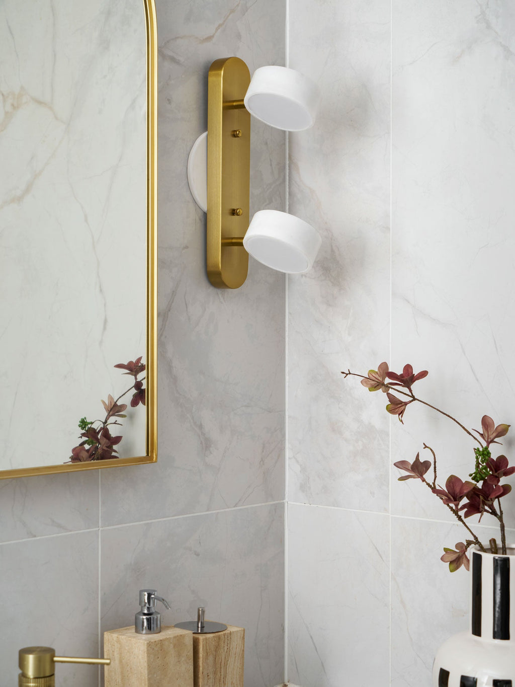 Applique murale moderne Tollef en Marbre, Travertin