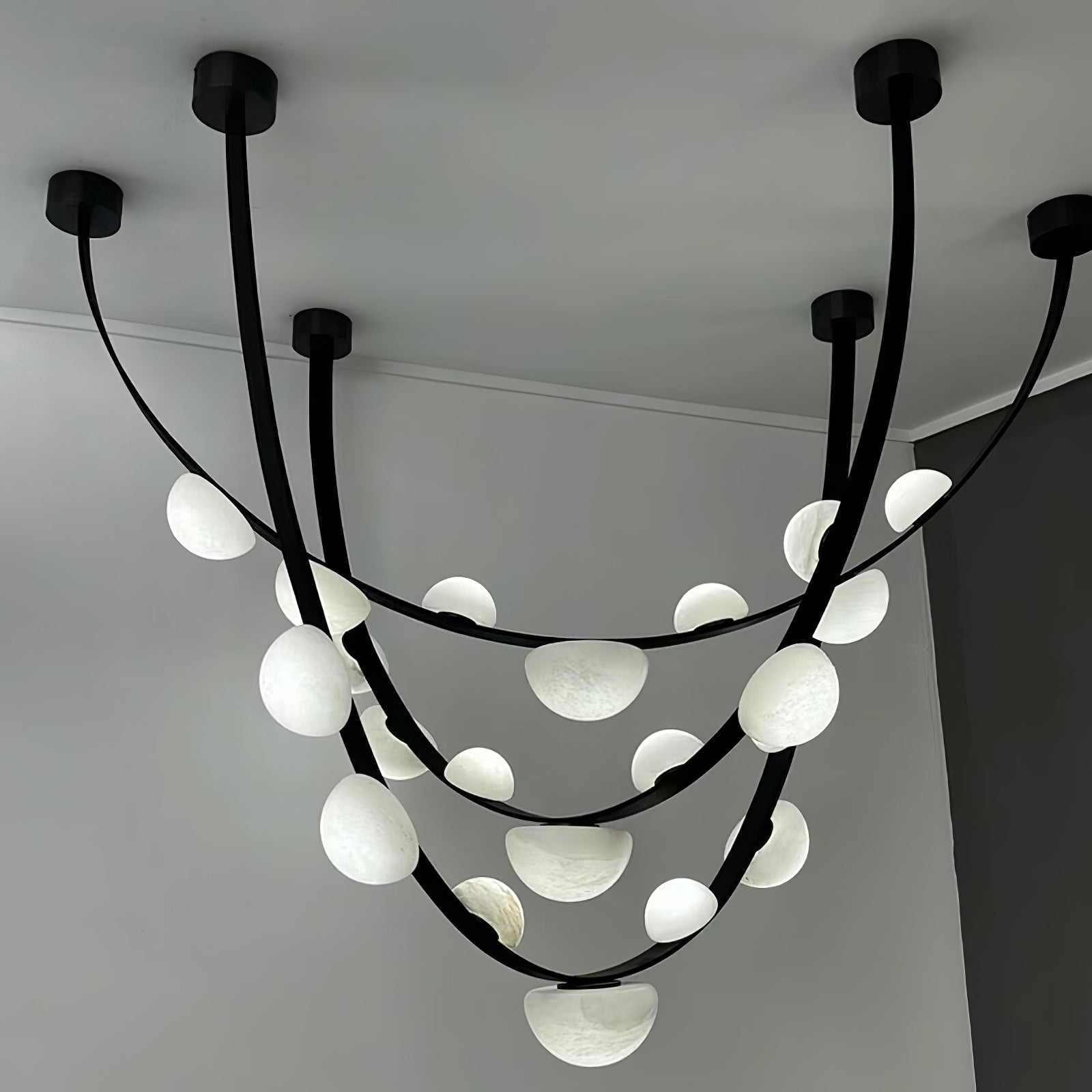 Lustre moderne Amir en Albâtre Noir et blanc