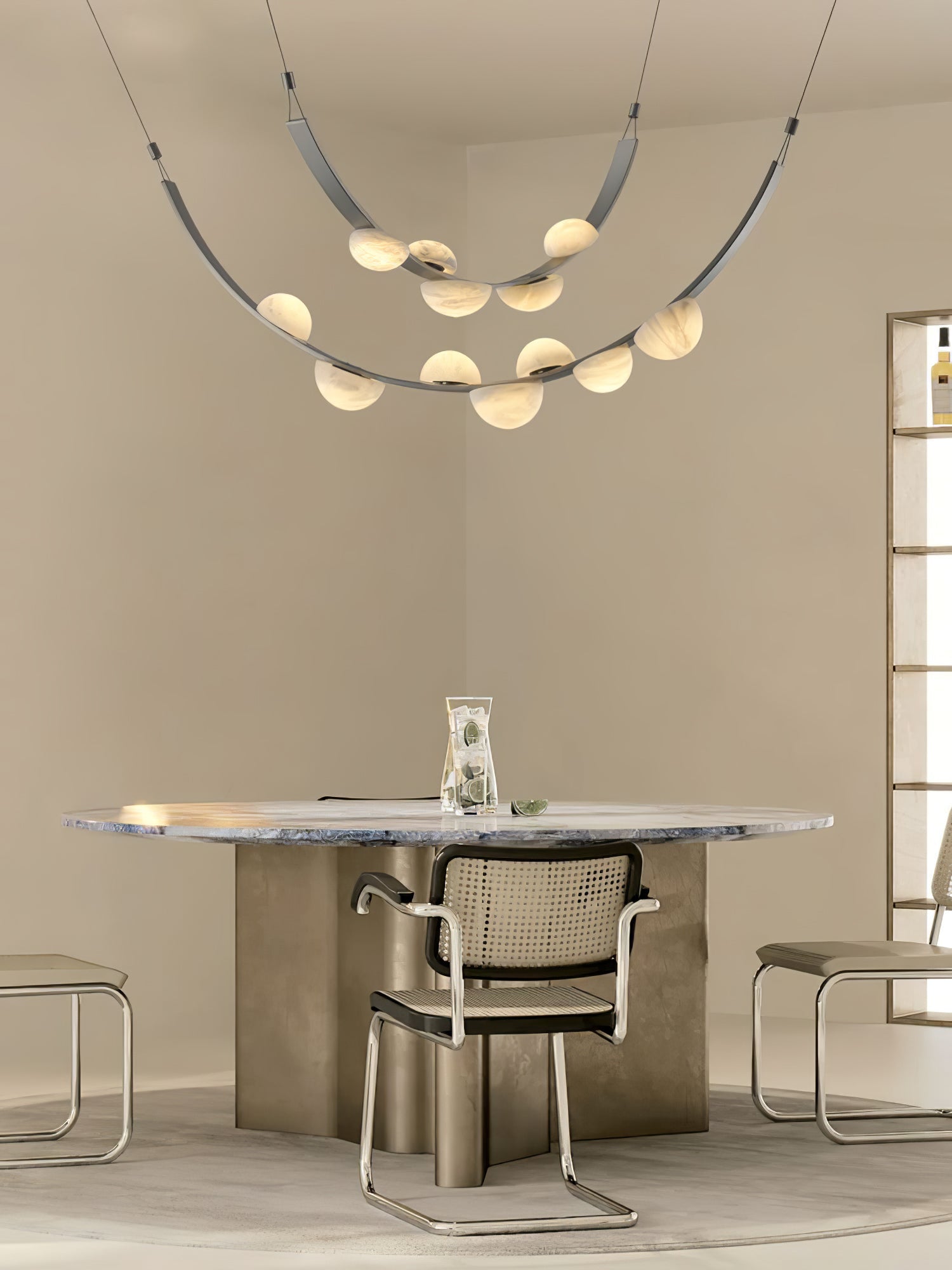 Lustre moderne Amir en Albâtre Noir et blanc