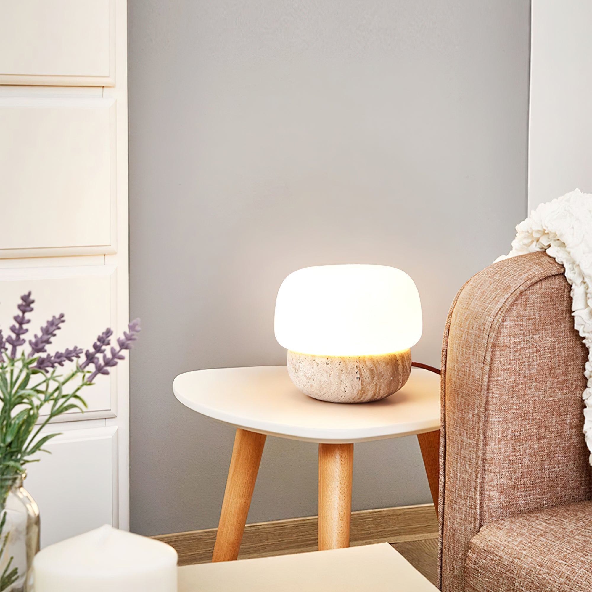Lampe à poser moderne Alfons en Travertin jaune et blanc