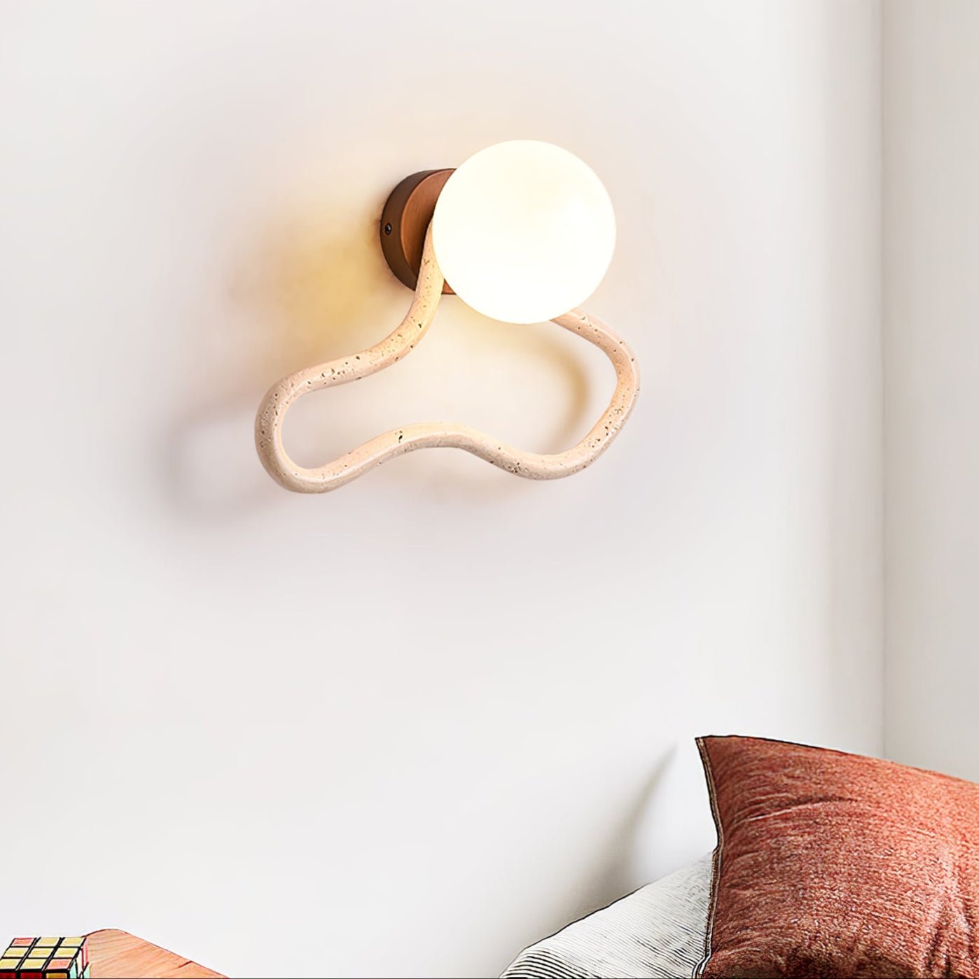 Applique murale moderne Elbert en Travertin jaune et noyer bois