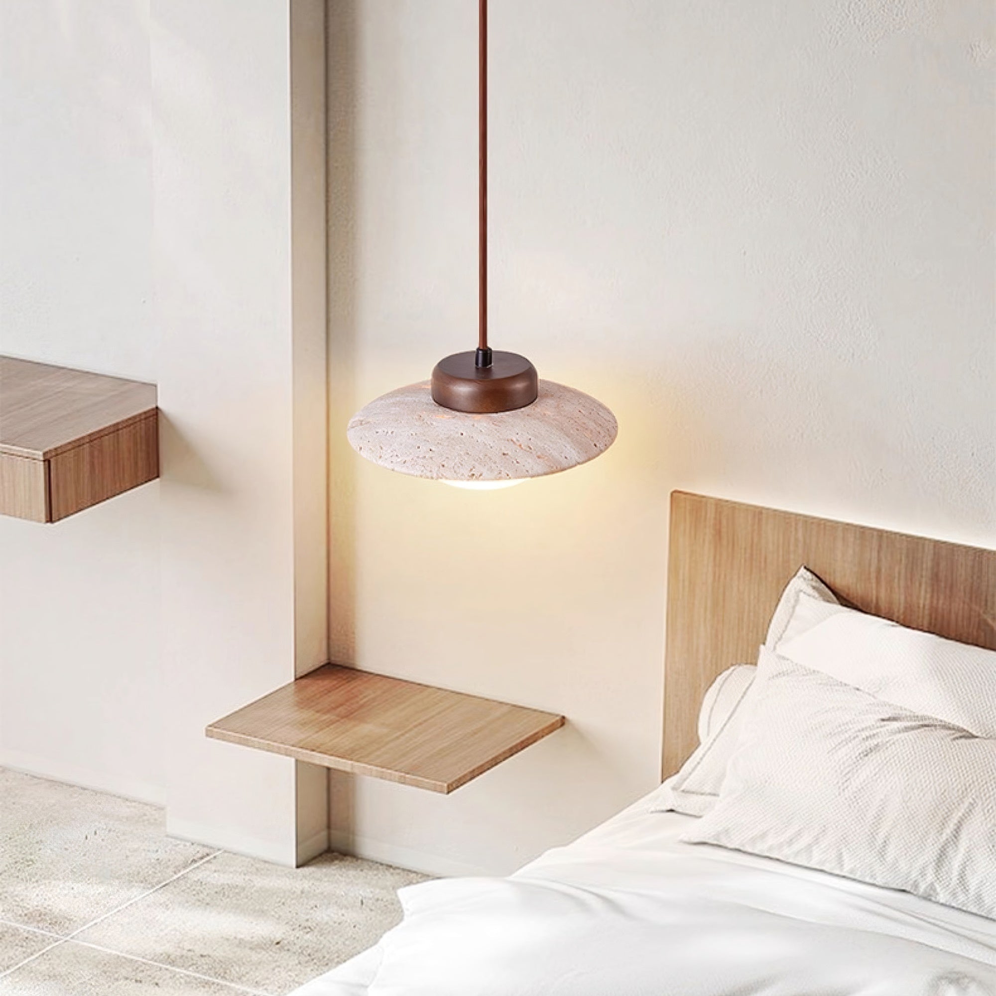 Suspension moderne Fritz en Noyer bois et travertin jaune