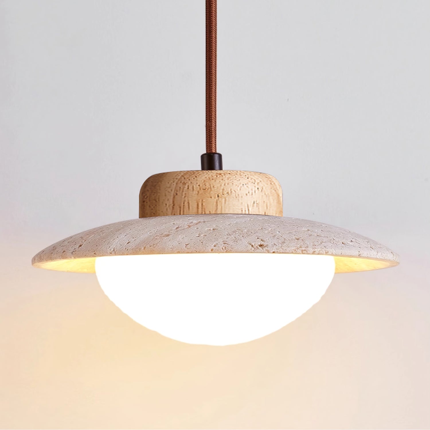 Suspension moderne Fritz en Bois et travertin jaune