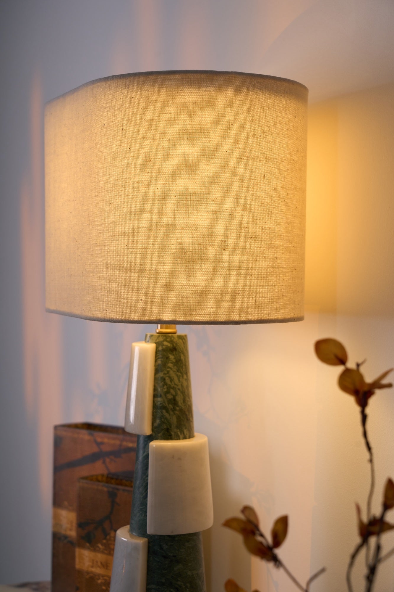 Lampe à poser moderne Dadi en Marbre Vert et blanc