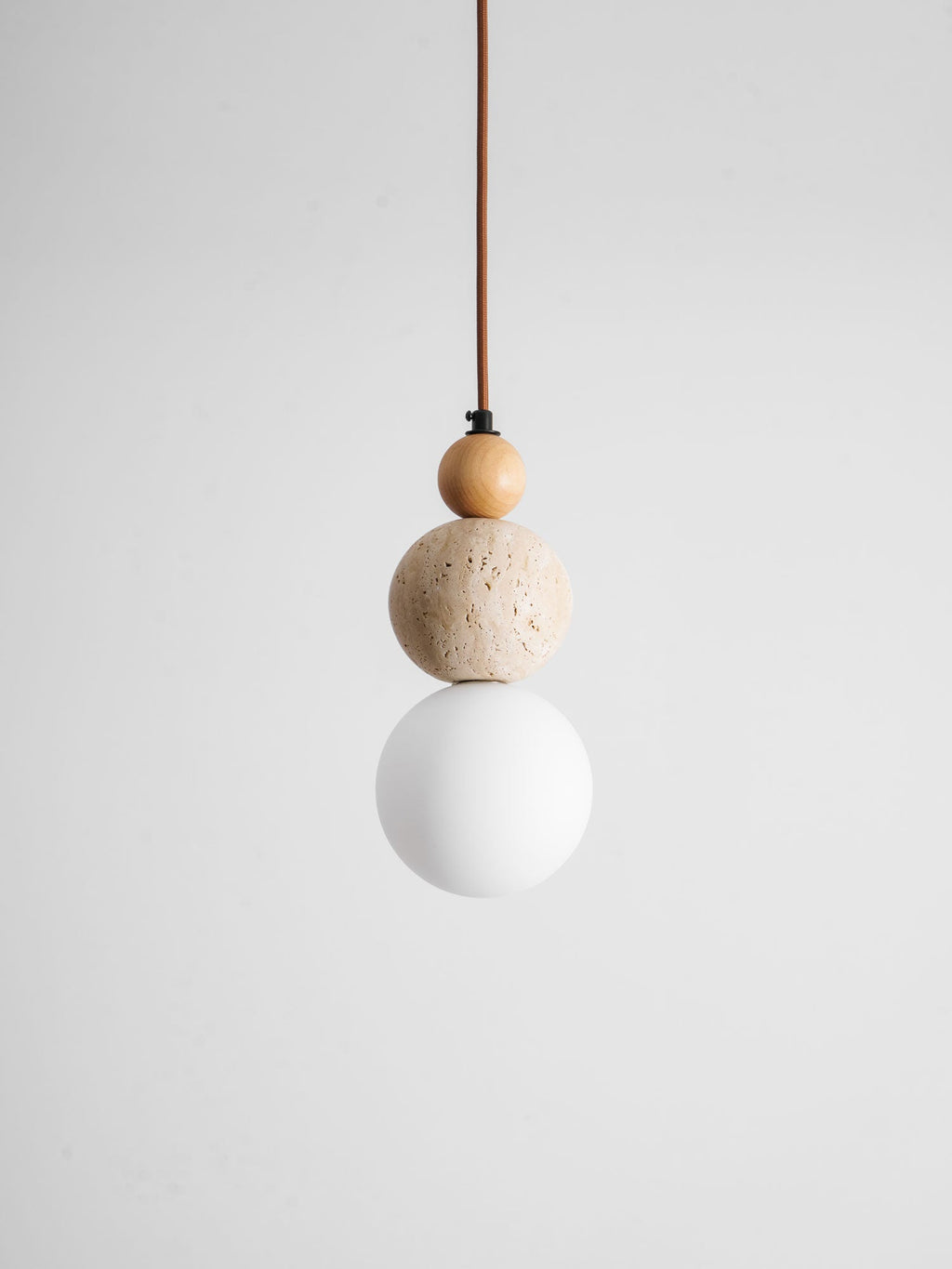 Suspension moderne Brook en Noyer et travertin jaune