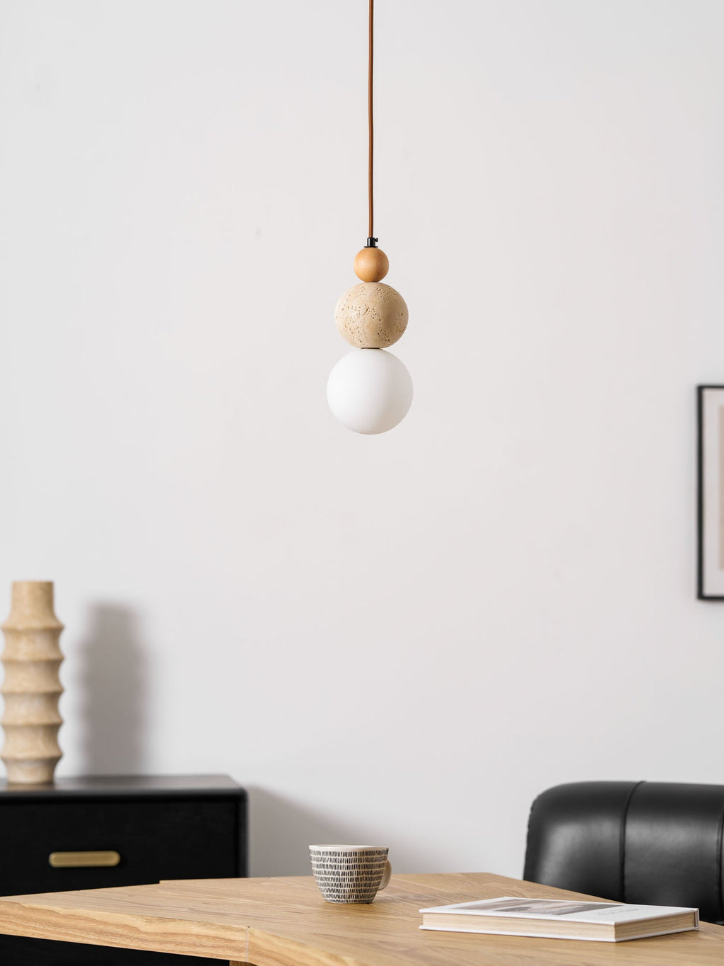 Suspension moderne Brook en Noyer et travertin jaune