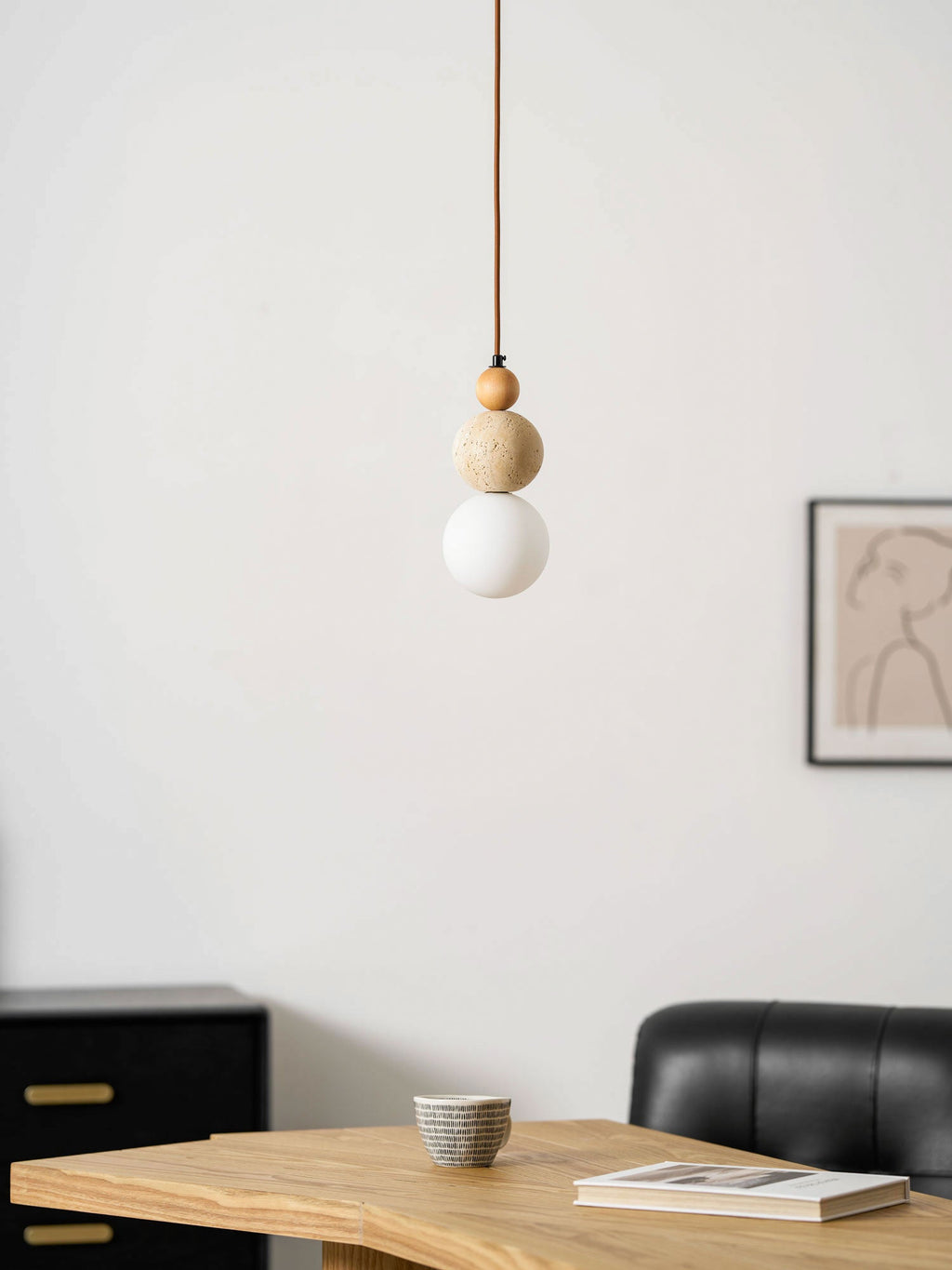 Suspension moderne Brook en Noyer et travertin jaune