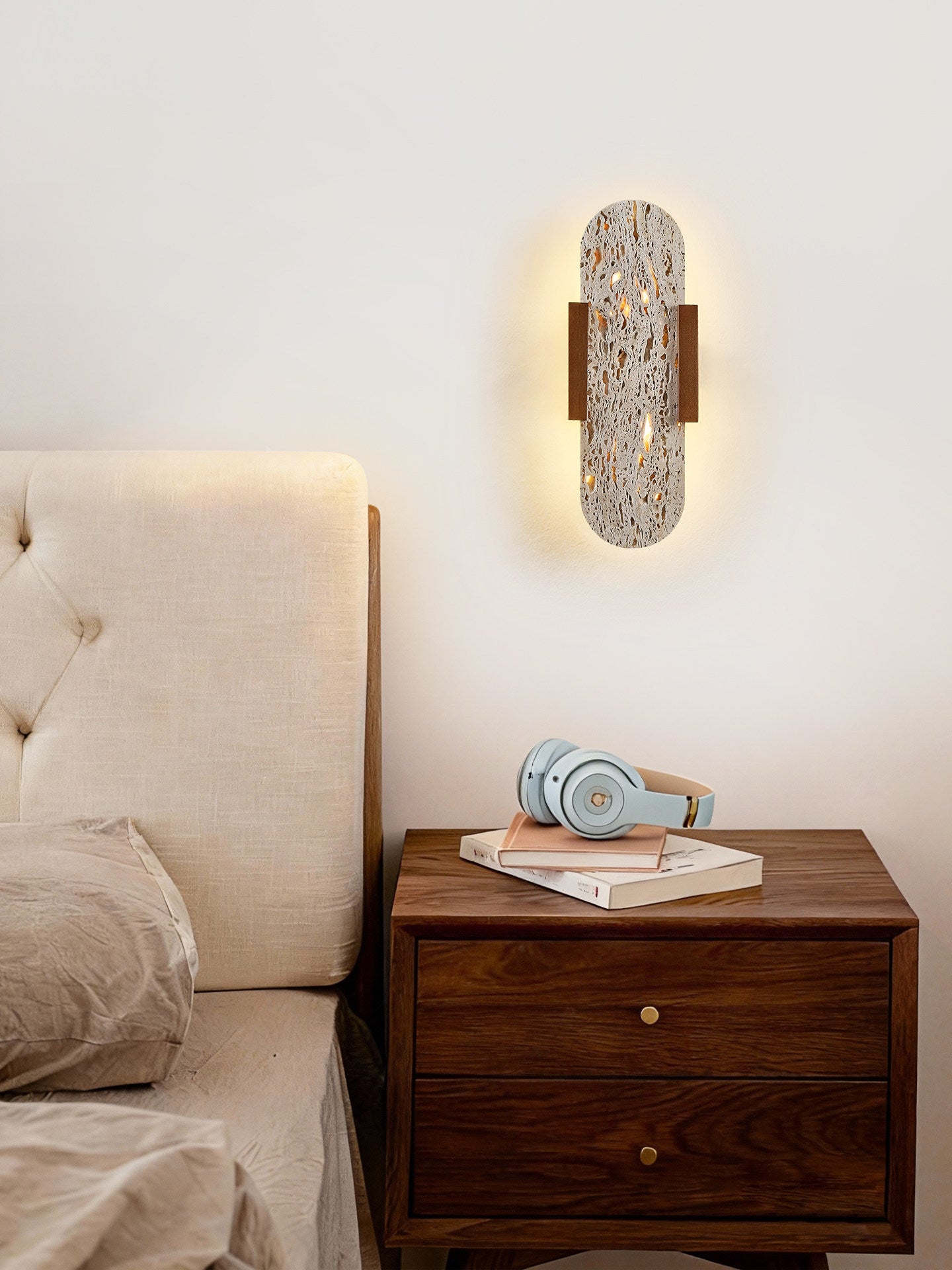 Applique murale moderne Zoltan en Travertin jaune et noyer