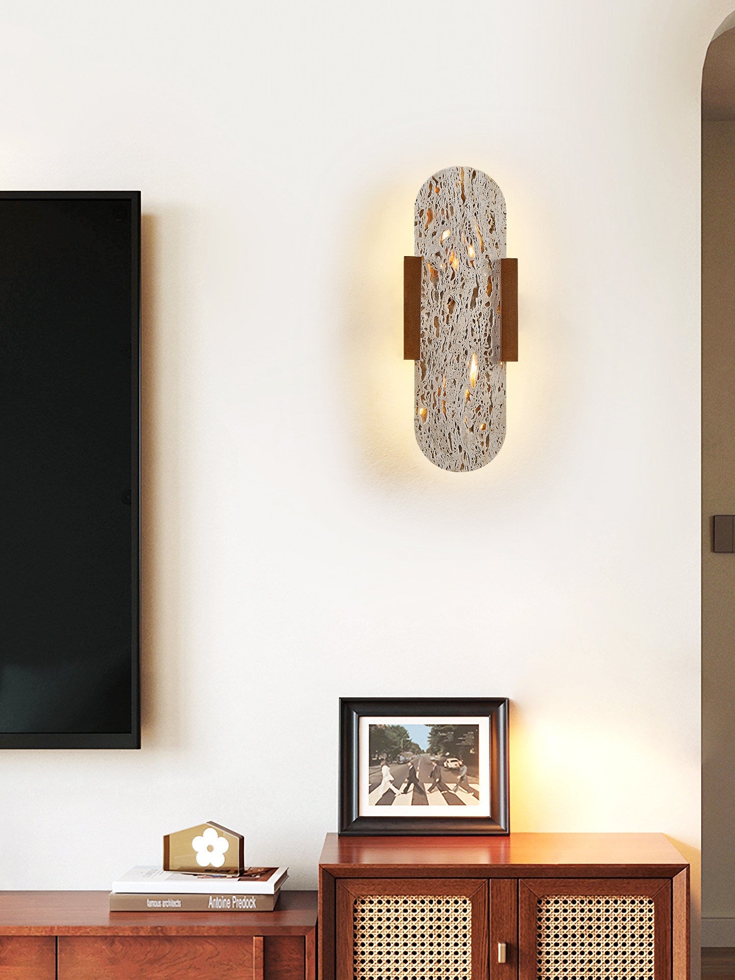 Applique murale moderne Zoltan en Travertin jaune et noyer