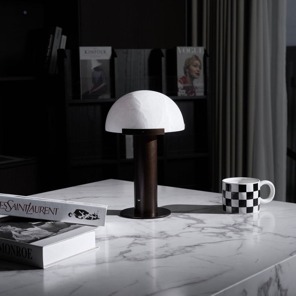 Lampe à poser moderne Grettir en Noir et albâtre blanc