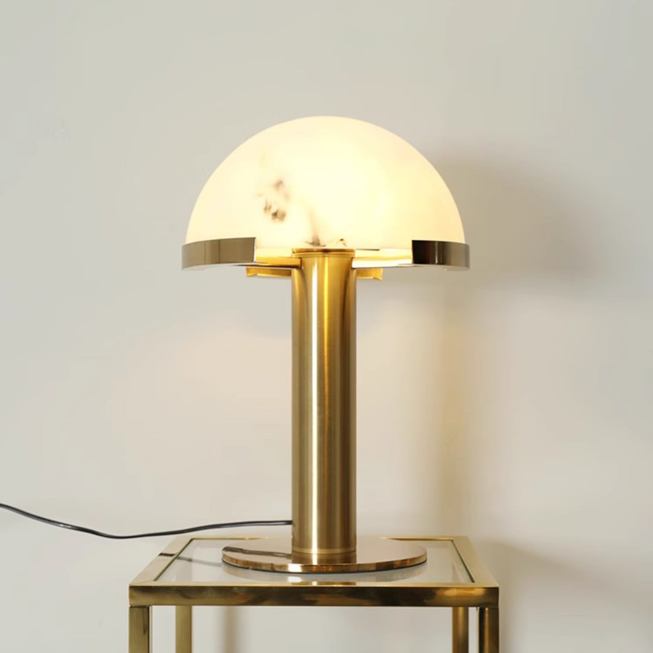 Lampe à poser moderne Grettir en Albâtre Or et blanc verre