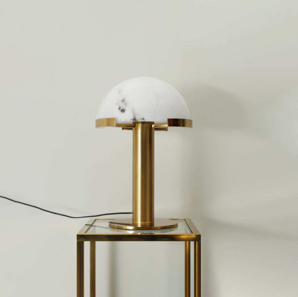 Lampe à poser moderne Grettir en Or et albâtre blanc