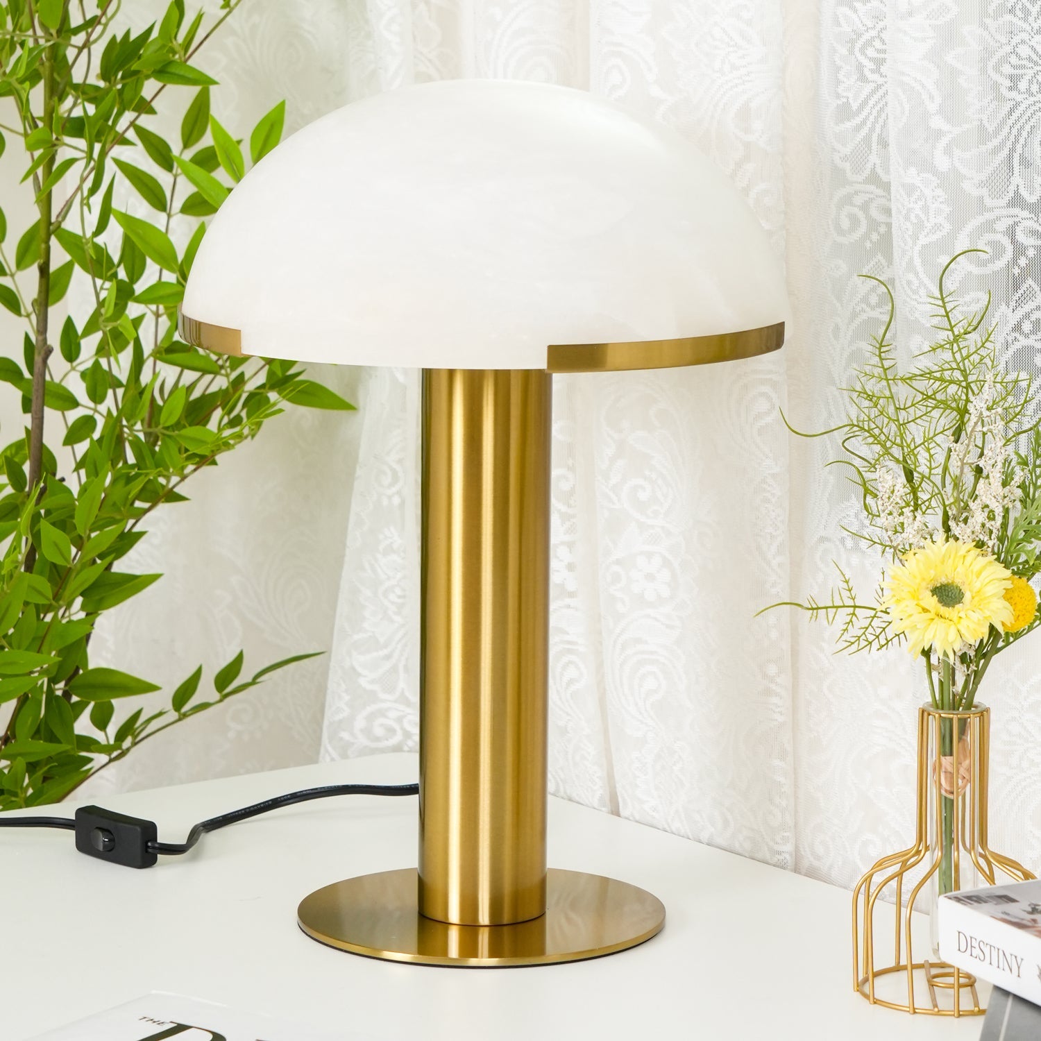 Lampe à poser moderne Grettir en Albâtre Or et blanc verre