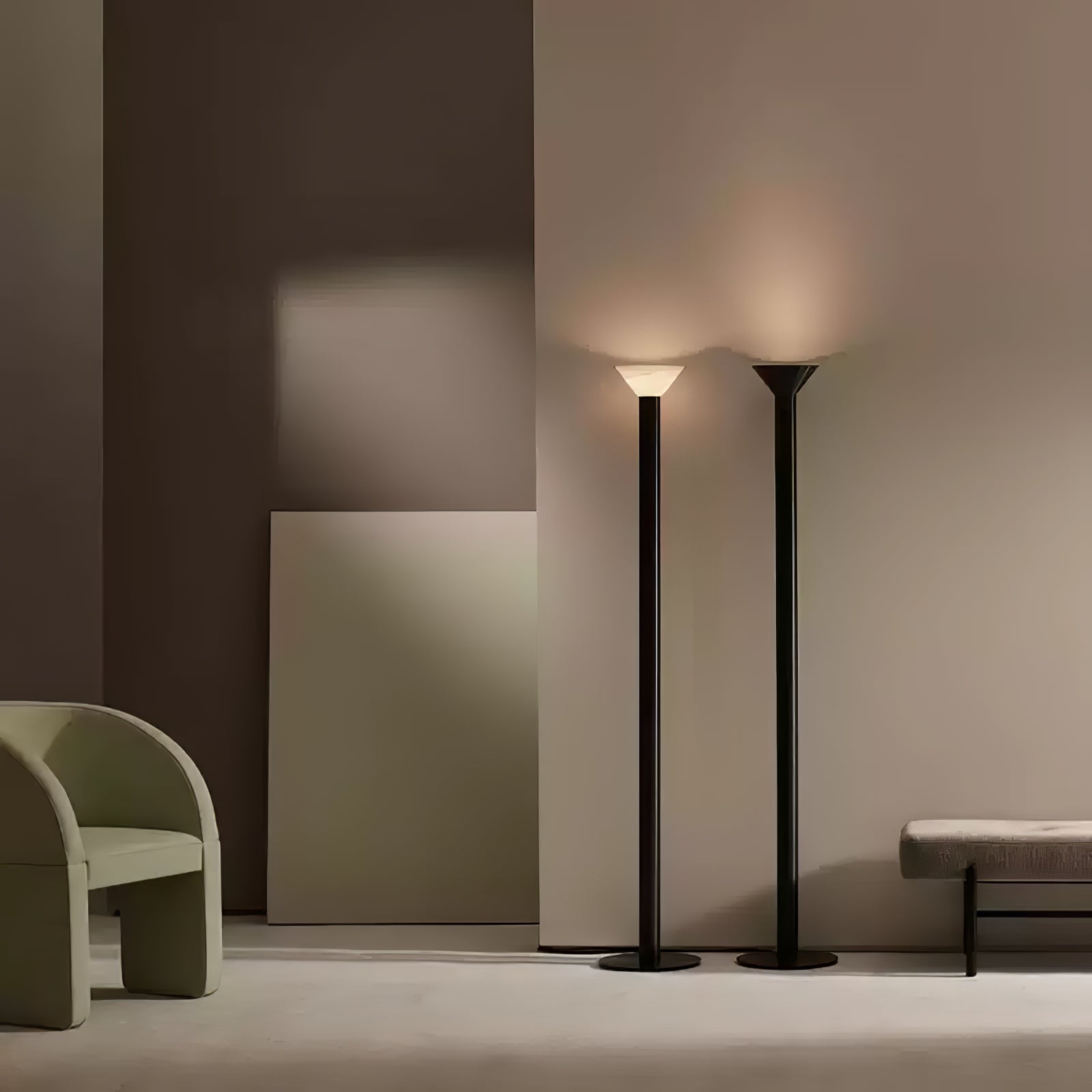 Lampadaire moderne Clyde en Albâtre Chrome