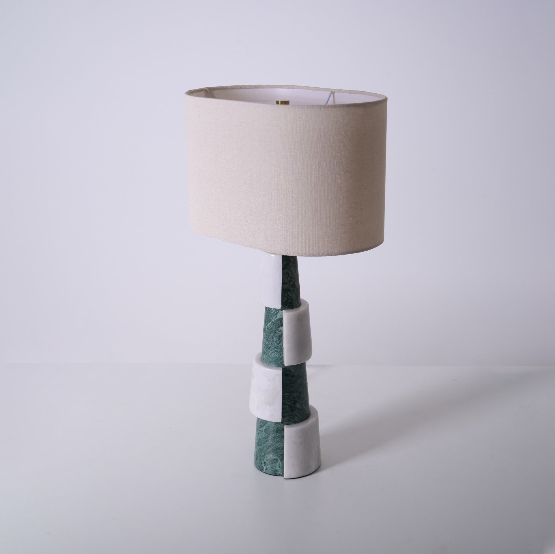 Lampe à poser moderne Dadi en Marbre Vert et blanc