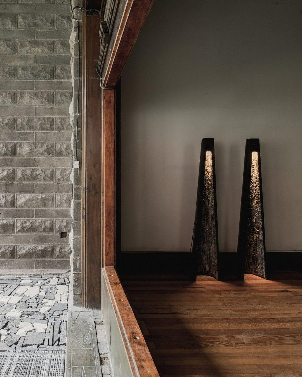 Lampadaire moderne Akseli en Noir marbre