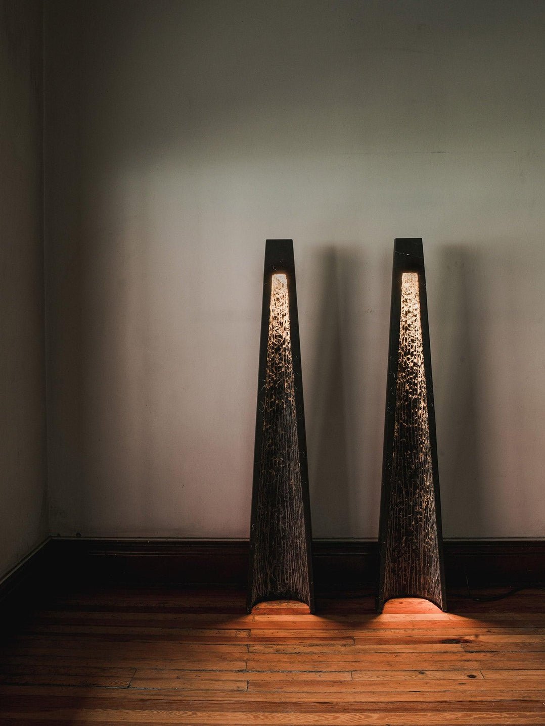 Lampadaire moderne Akseli en Noir marbre