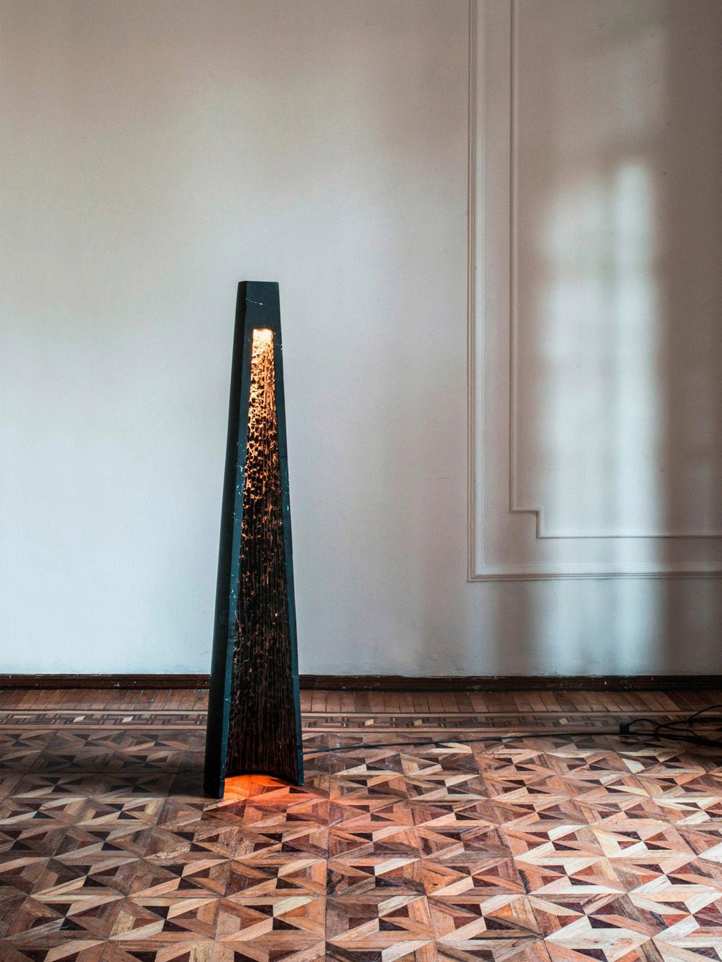 Lampadaire moderne Akseli en Noir marbre