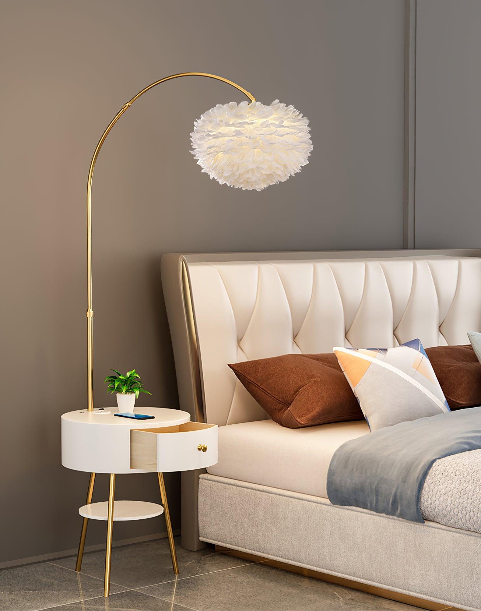 Lampadaire moderne Torbrand en Métal, Fer, Plume, M Blanc et doré
