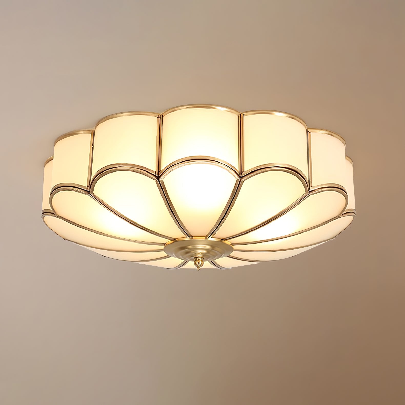 Plafonnier art déco Martti en verre Laiton et blanc