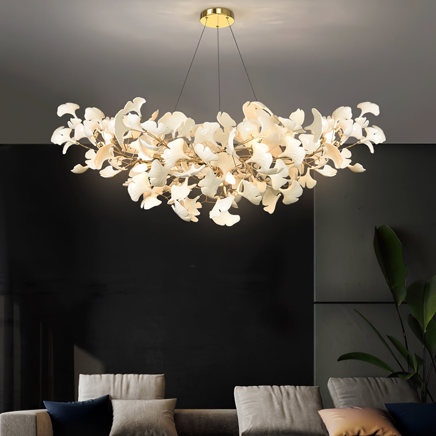 Lustre moderne Heimir en Métal Noir corps et blanc feuilles
