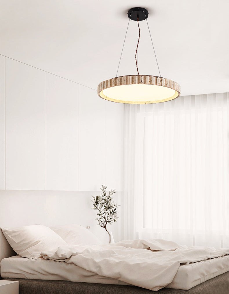 Suspension moderne Marsden en Travertin jaune et blanc