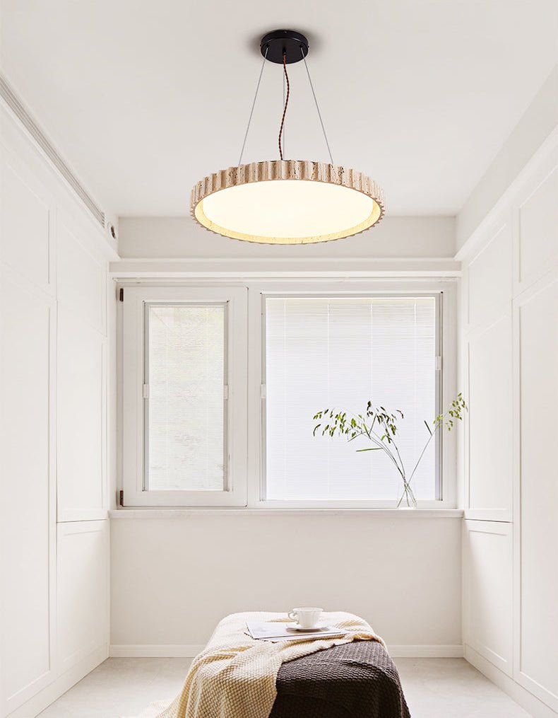 Suspension moderne Marsden en Travertin jaune et blanc