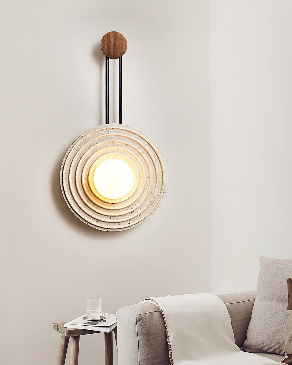 Applique murale moderne Crosby en Travertin Foncé noyer et beige