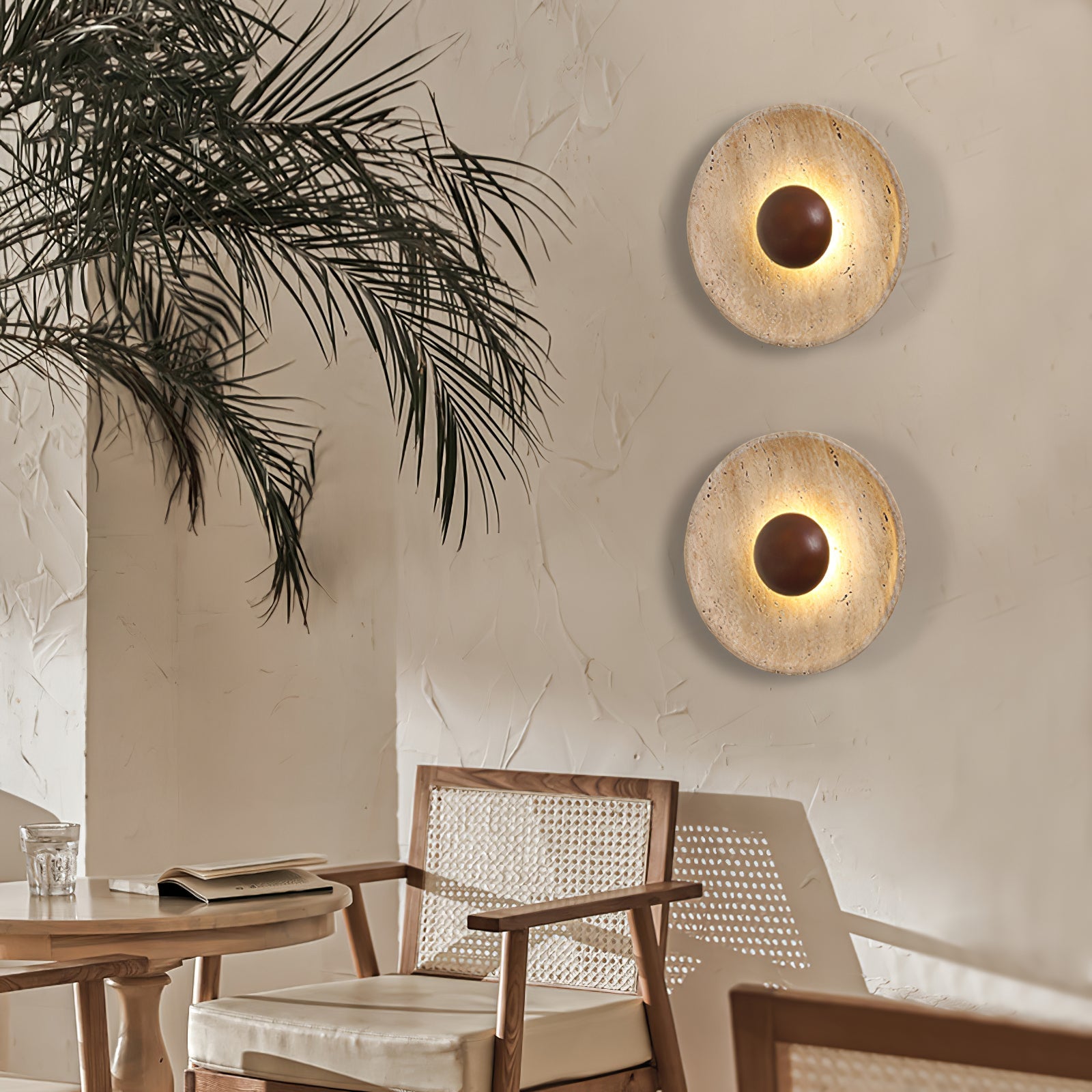 Applique murale moderne Radley en Noyer et travertin jaune