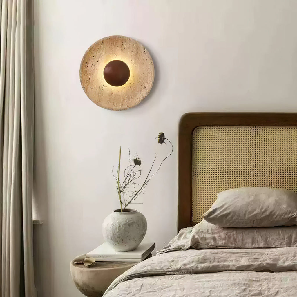 Applique murale moderne Radley en Noyer et travertin jaune