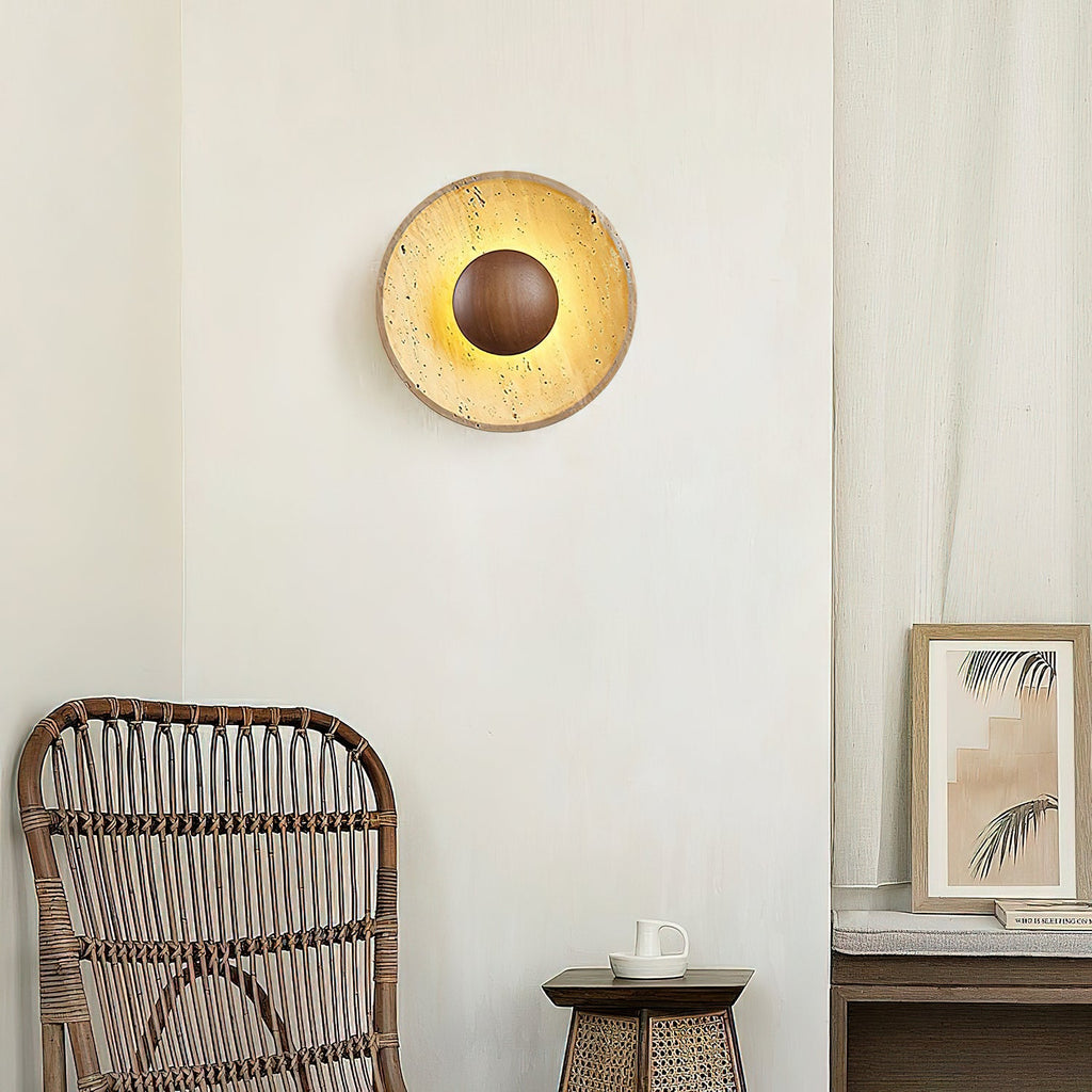 Applique murale moderne Radley en Noyer et travertin jaune