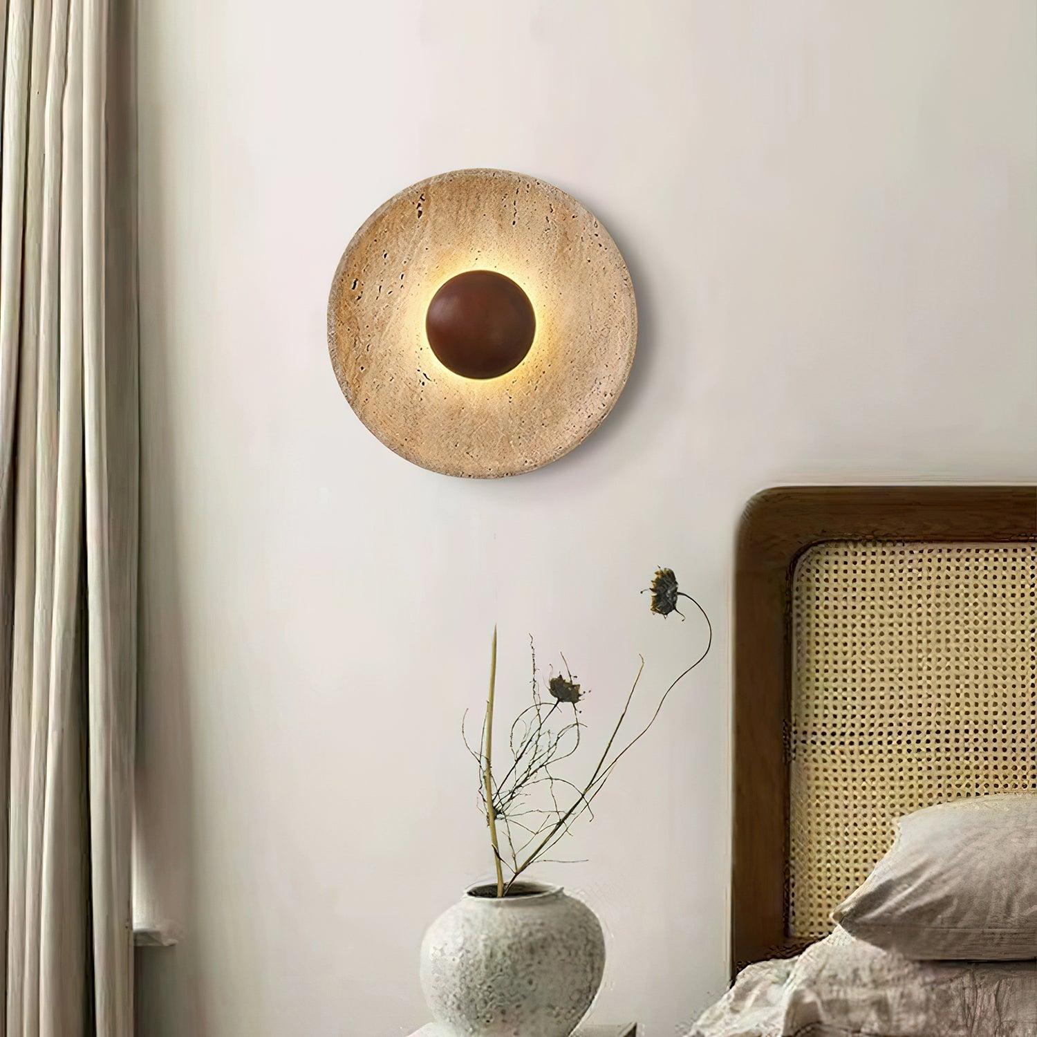 Applique murale moderne Radley en Noyer et travertin jaune