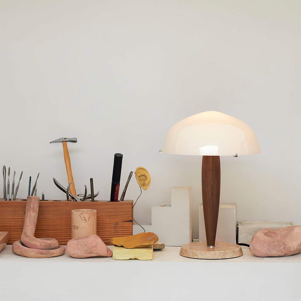 Lampe à poser moderne Magnar en Marbre Foncé noyer et blanc