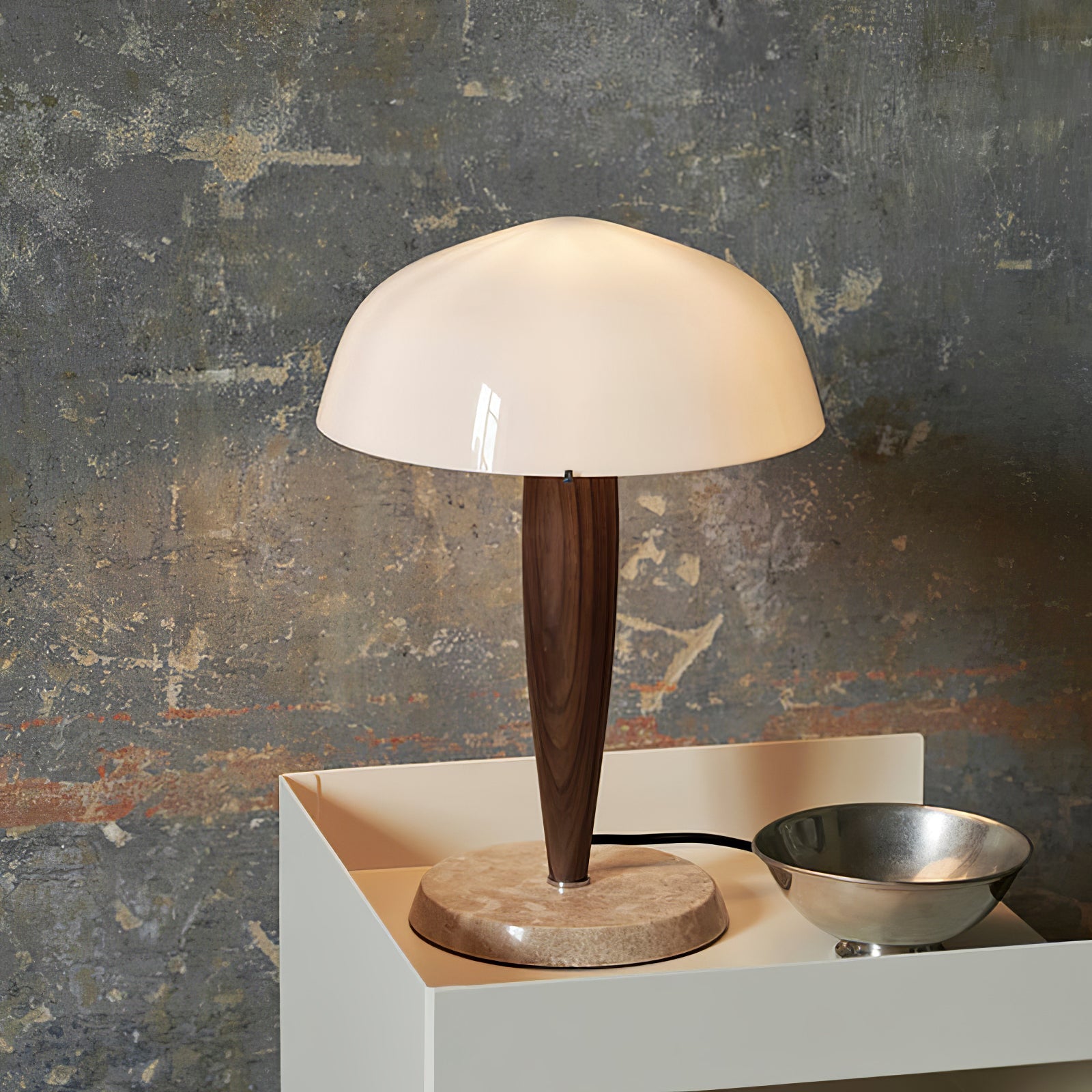Lampe à poser moderne Magnar en Marbre Foncé noyer et blanc