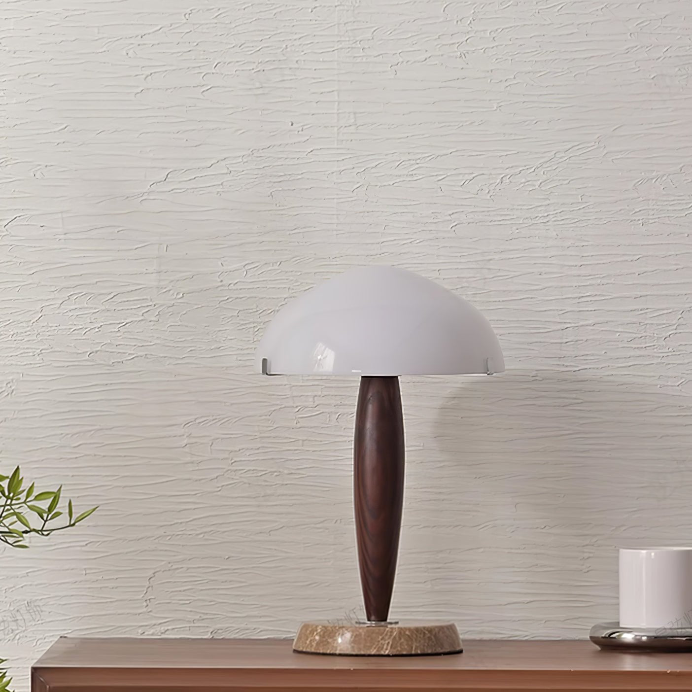 Lampe à poser moderne Magnar en Marbre Foncé noyer et blanc